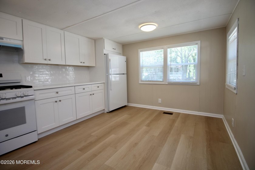 Don't miss out on this beautifully renovated home in Roberts - photo 17
