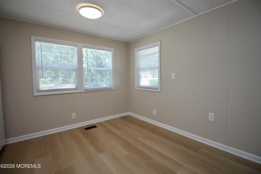 Don't miss out on this beautifully renovated home in Roberts - photo 18