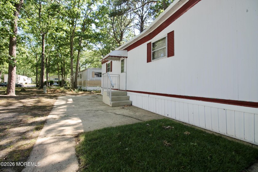 Don't miss out on this beautifully renovated home in Roberts - photo 27