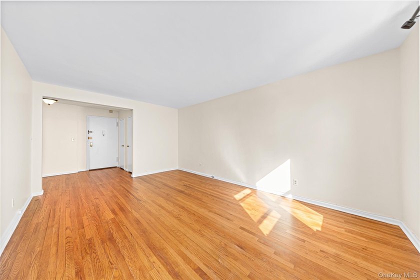Step into this beautifully refreshed 2-bedroom, 1.5-bathroom - photo 2