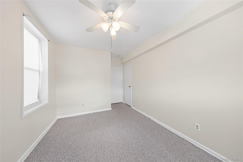Step into this beautifully refreshed 2-bedroom, 1.5-bathroom - photo 9