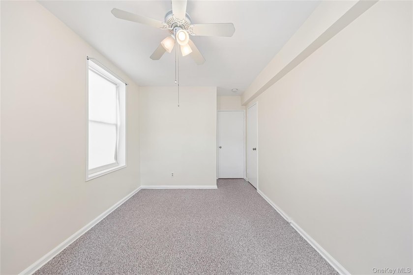 Step into this beautifully refreshed 2-bedroom, 1.5-bathroom - photo 10