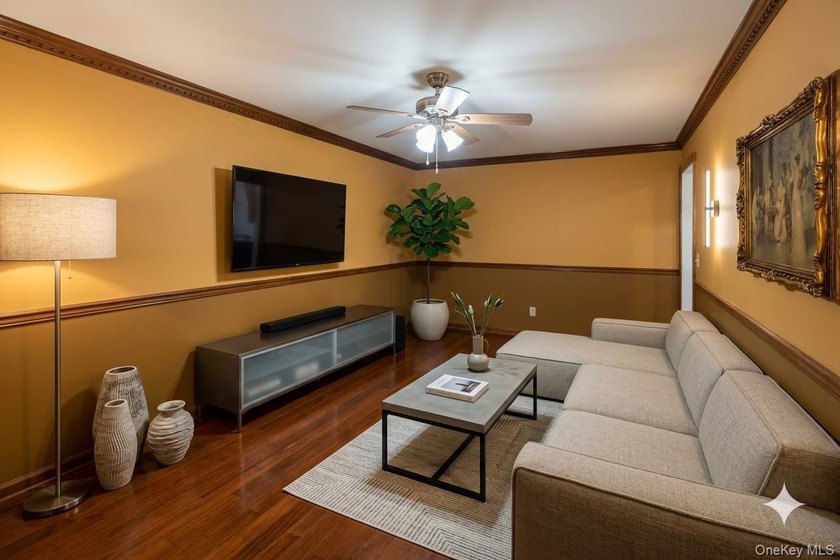 Well maintained 2 family home featuring a 2 bedroom apt with 1.5 - photo 11