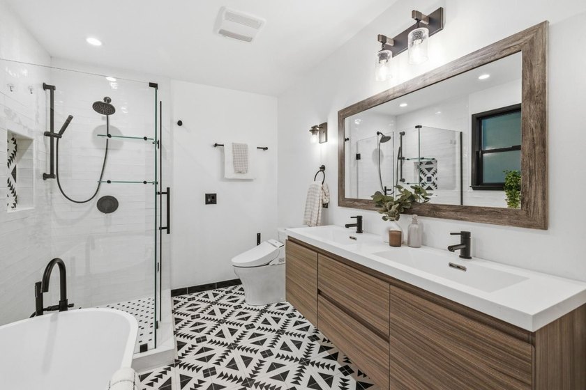 Stunning home on over an acre in one of the most convenient - photo 16