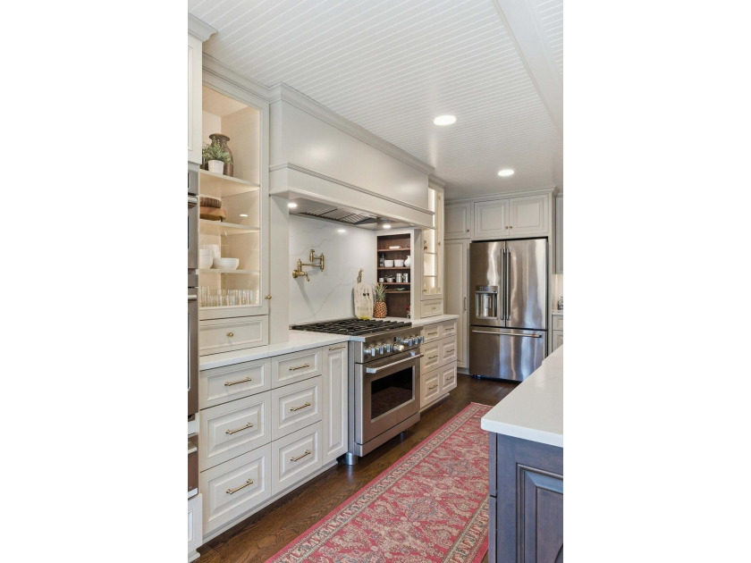 Welcome to a masterpiece of modern living in the heart of Mt - photo 22