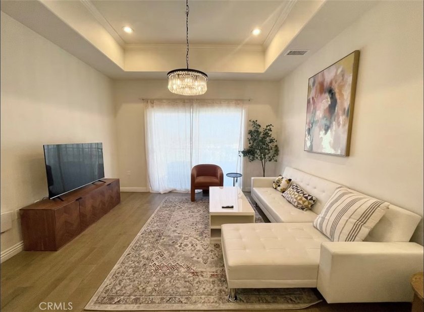 Beautiful condo with the area of 1,230 square feet, including - photo 4