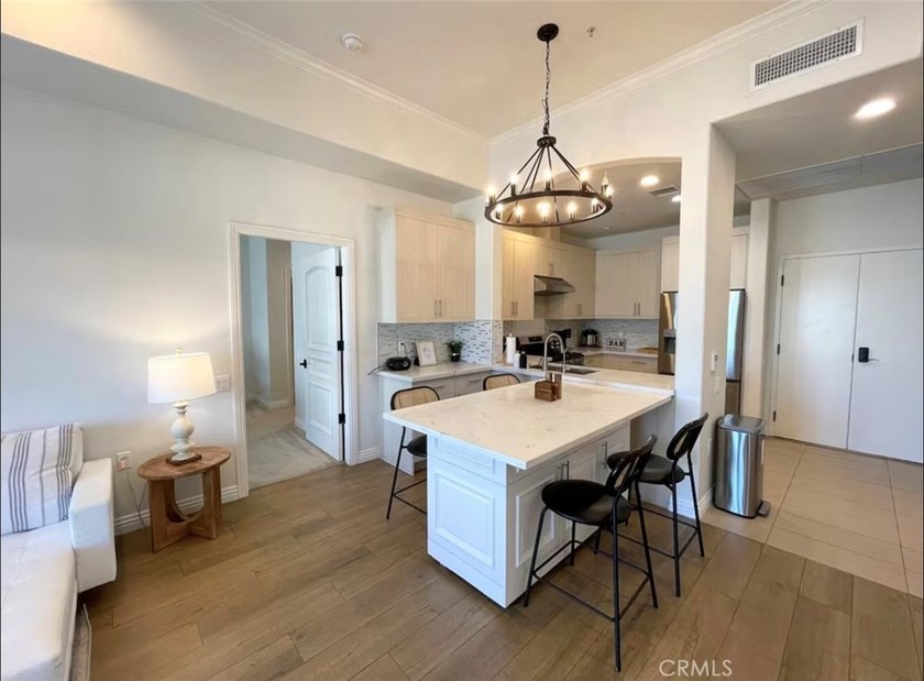Beautiful condo with the area of 1,230 square feet, including - photo 7