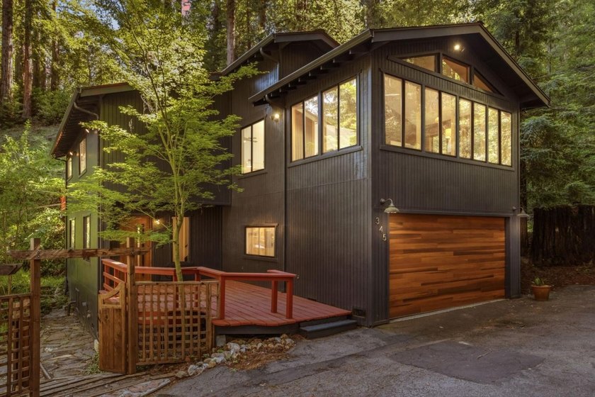 Stunning home on over an acre in one of the most convenient - photo 40