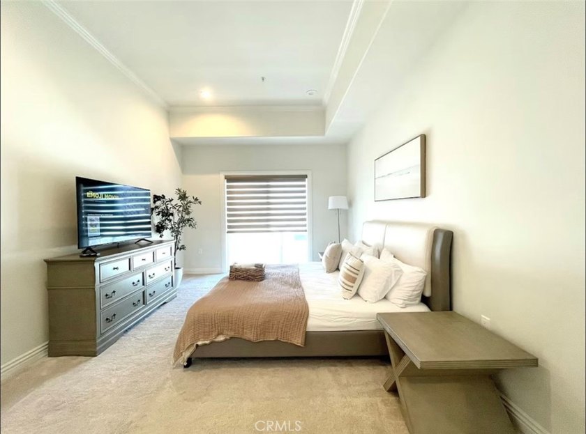 Beautiful condo with the area of 1,230 square feet, including - photo 10