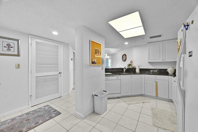 Luxury Oceanfront Living at Hibiscus By the Sea Experience the - photo 15