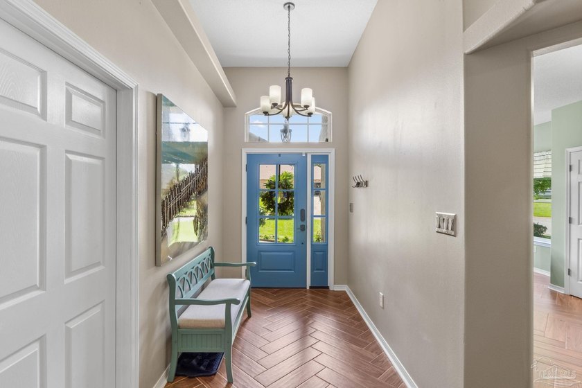 Welcome to this beautifully maintained solid brick home - photo 6
