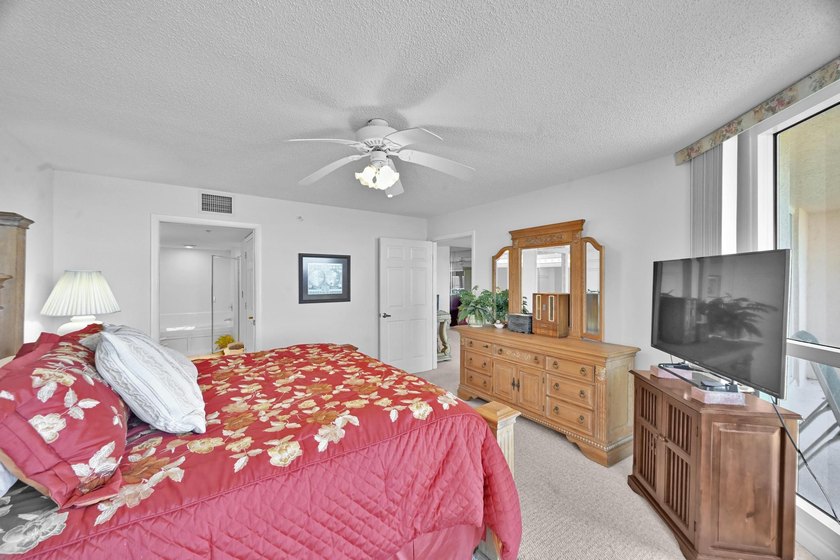 Luxury Oceanfront Living at Hibiscus By the Sea Experience the - photo 19