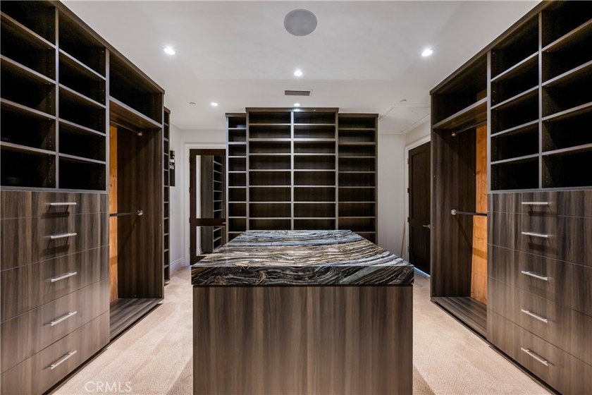 Situated upon the prestigious enclave of Gilbert Island within - photo 33