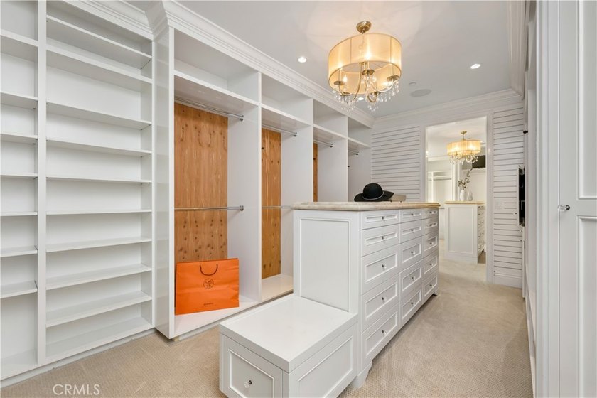 Situated upon the prestigious enclave of Gilbert Island within - photo 43