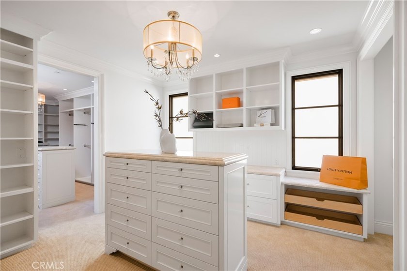 Situated upon the prestigious enclave of Gilbert Island within - photo 44