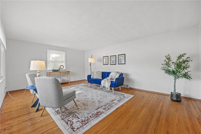 Welcome to this beautifully updated 1,444 sq.' Ranch featuring 3 - photo 7