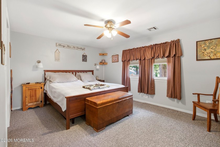 **RARE opportunity! This home is currently used as a 5-BEDROOM - photo 11