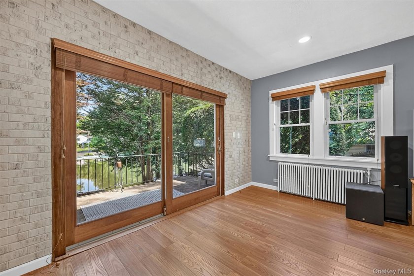 A rare waterfront gem! This beautifully reimagined 4-bedroom, 2 - photo 12