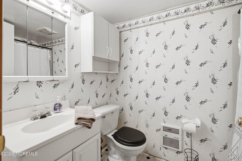 **RARE opportunity! This home is currently used as a 5-BEDROOM - photo 20