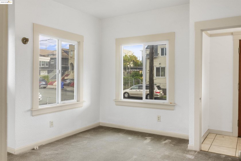 Welcome to this charming and roomy 1916 era single family home - photo 5