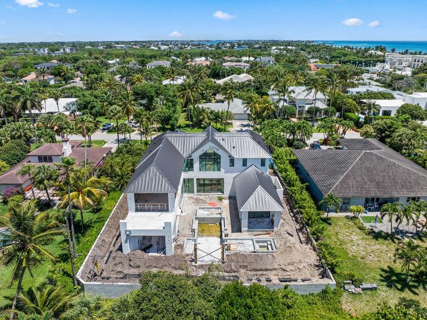 Discover the Pinnacle of Coastal Luxury with this Brand-New Home - photo 28