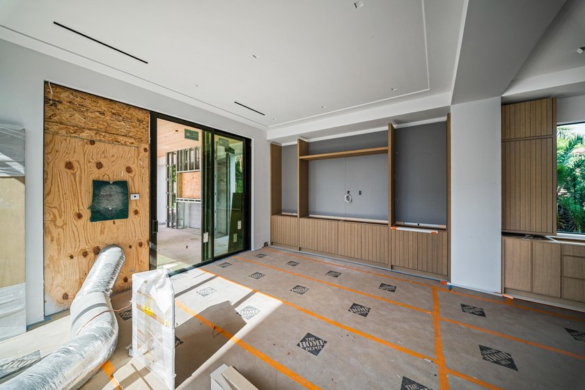 Discover the Pinnacle of Coastal Luxury with this Brand-New Home - photo 40