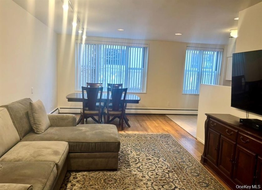 Discover Comfort And Convenience In This Spacious 2-Bedroom - photo 6