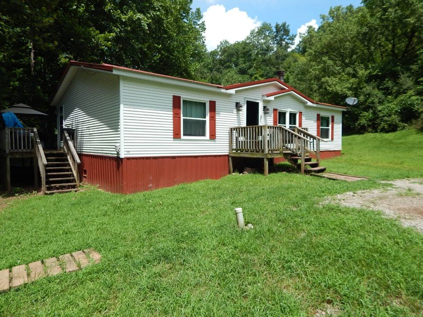 3 Bedroom, 2 Bath manufactured home on 63 acres +/-, just off Rt - photo 3