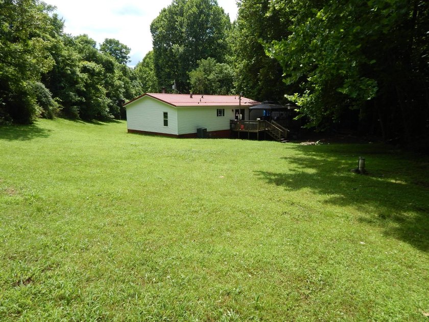 3 Bedroom, 2 Bath manufactured home on 63 acres +/-, just off Rt - photo 5