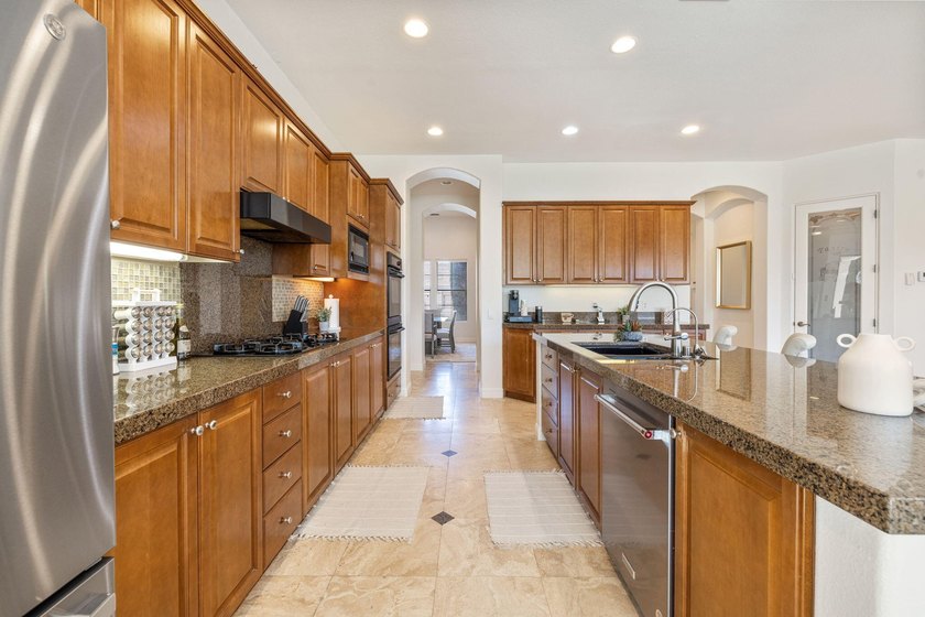 Welcome to Talante Retreat, a fully furnished luxury home - photo 18