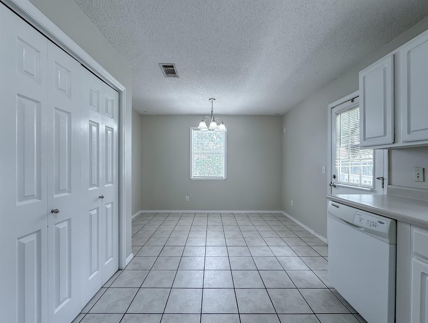 Satisfactory 4-point inspection completed prior to listing and - photo 31