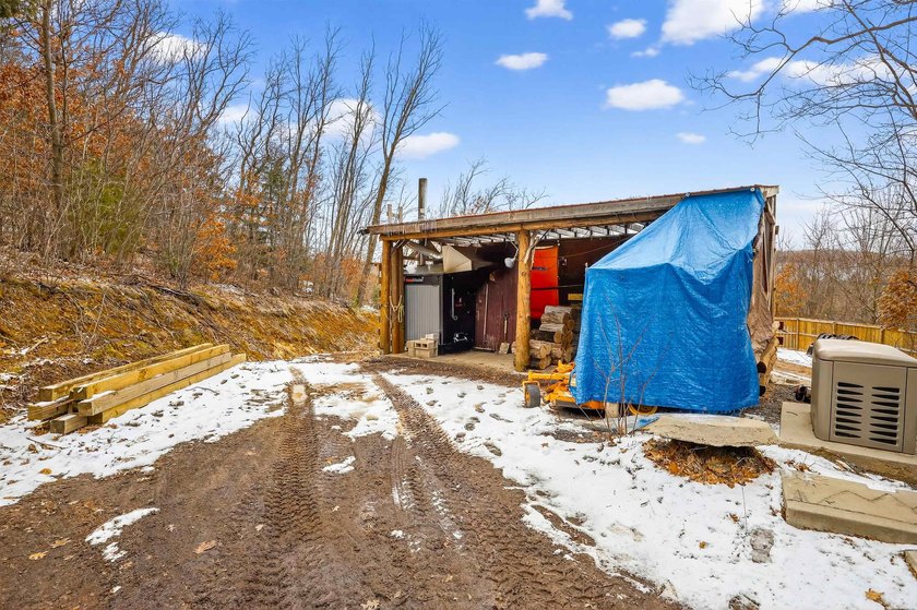 Unrivaled Security Meets Rustic Elegance on 17 acres with - photo 11