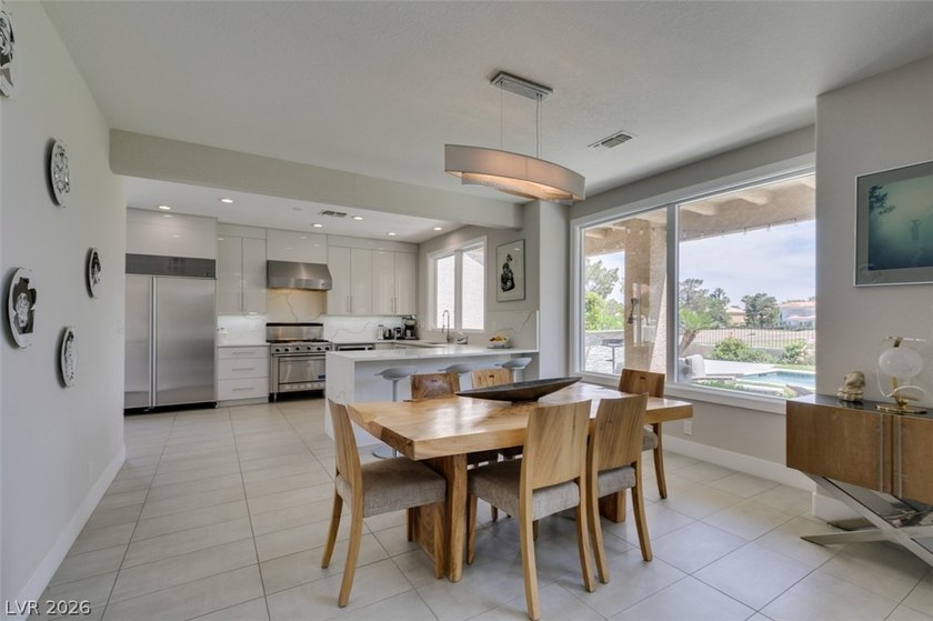 STUNNING RECENTLY RENOVATED CONTEMPORARY HOME ON AN OVERSIZED - photo 9