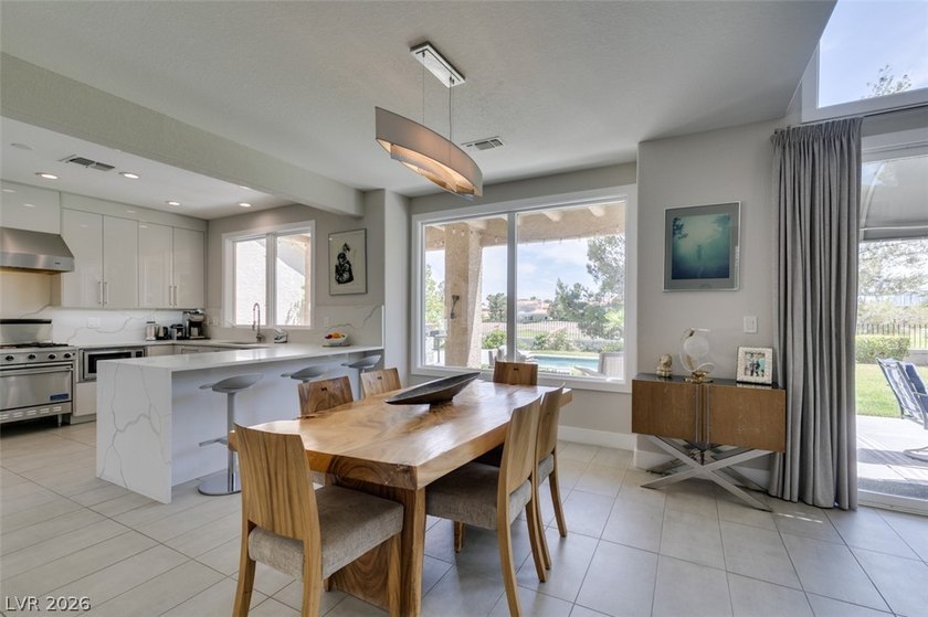 STUNNING RECENTLY RENOVATED CONTEMPORARY HOME ON AN OVERSIZED - photo 10
