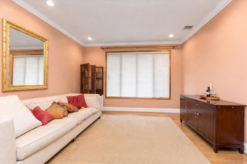 Welcome to this beautifully maintained Colonial-style home that - photo 2
