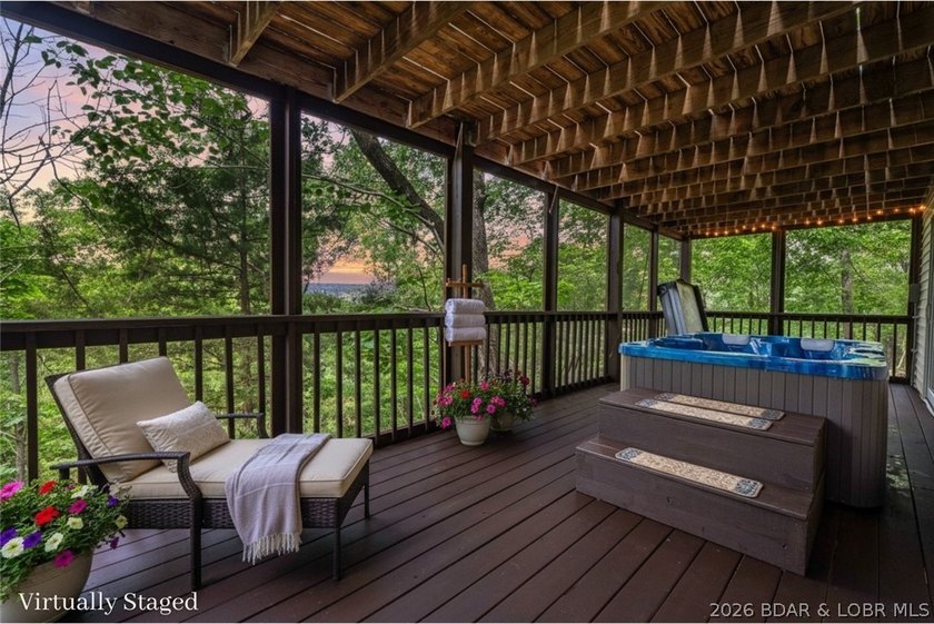 Welcome home to the perfect blend of comfort, outdoor living - photo 26