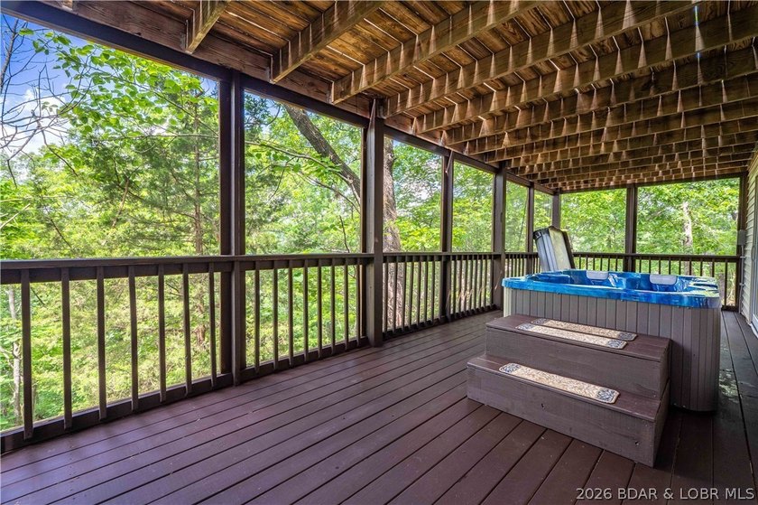 Welcome home to the perfect blend of comfort, outdoor living - photo 27