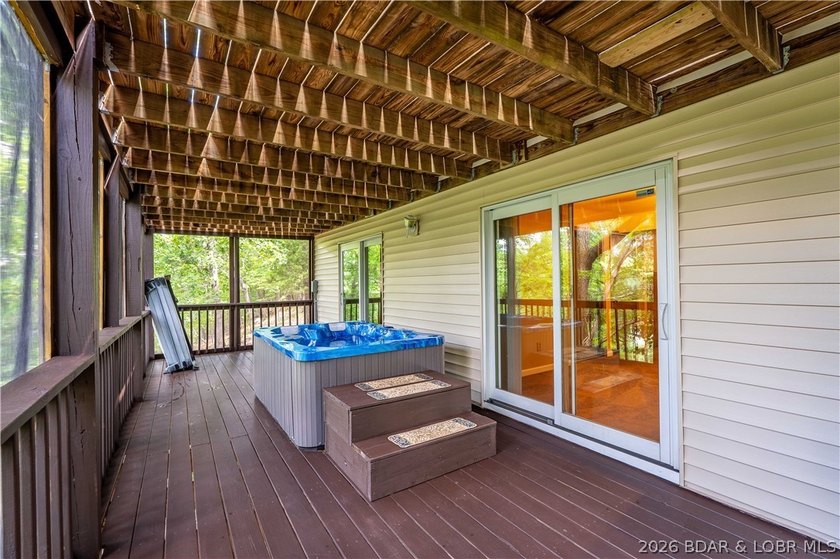 Welcome home to the perfect blend of comfort, outdoor living - photo 29