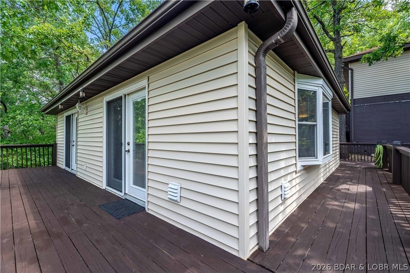 Welcome home to the perfect blend of comfort, outdoor living - photo 36