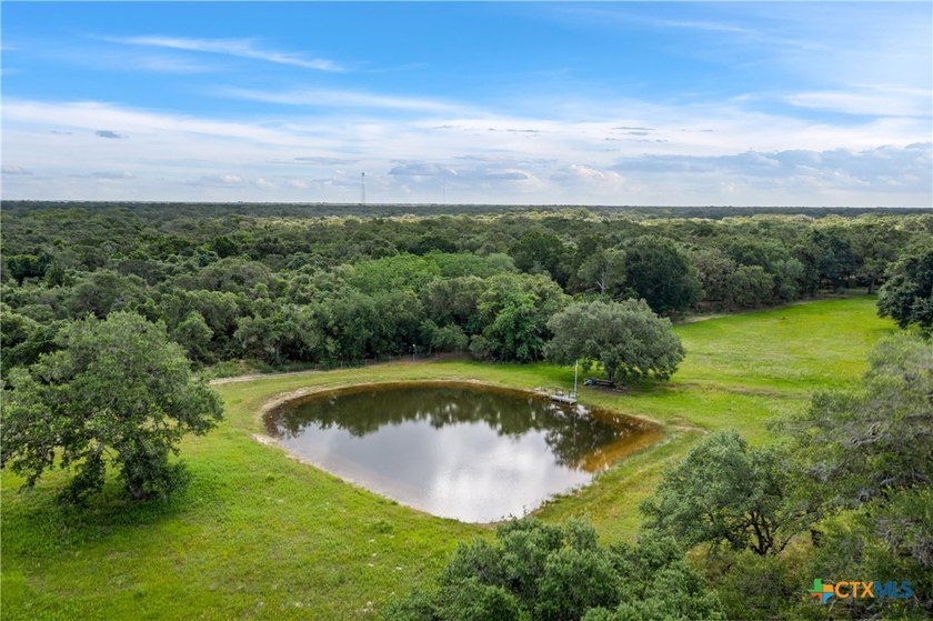 Nestled at the end of a tranquil, gated road near Inez, Texas - photo 45