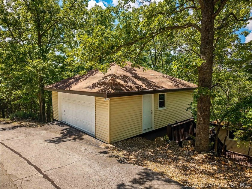 Welcome home to the perfect blend of comfort, outdoor living - photo 48