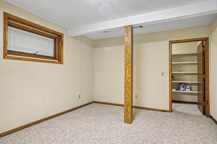 Located at 71 Tiburon Way on prestigious Lake Balboa in Hot - photo 33