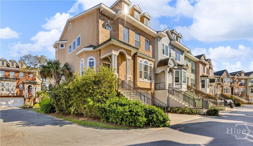 For the price of ordinary, you get extraordinary. Few homes - photo 50