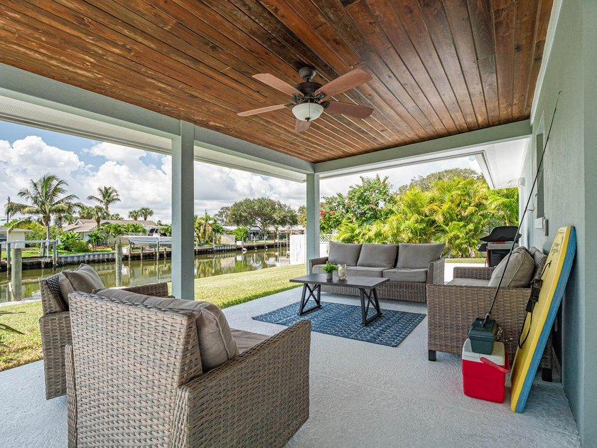 Welcome to this waterfront single-story residence in Coral Cove - photo 11