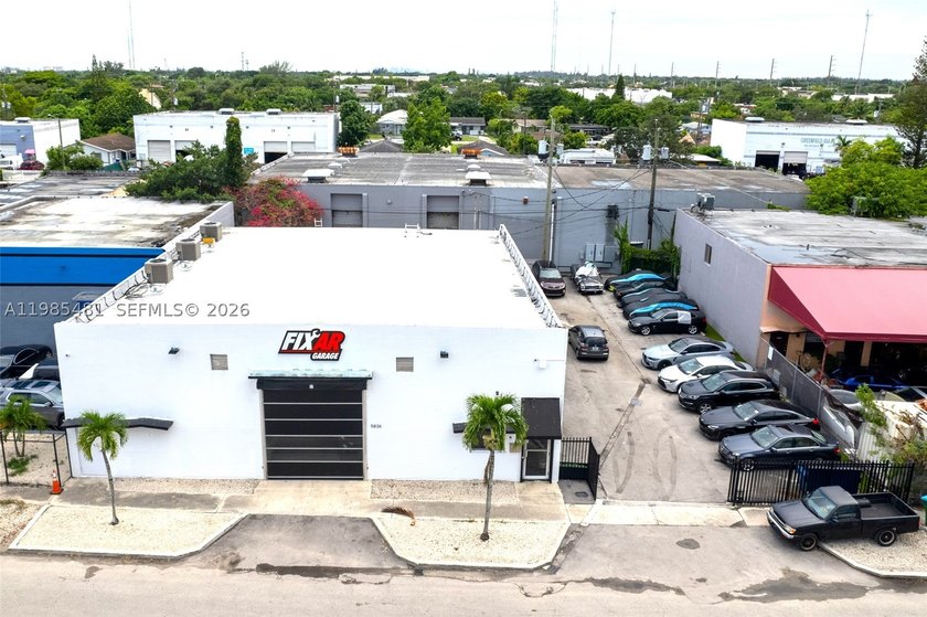Presenting a rare opportunity to acquire a fully remodeled - photo 9