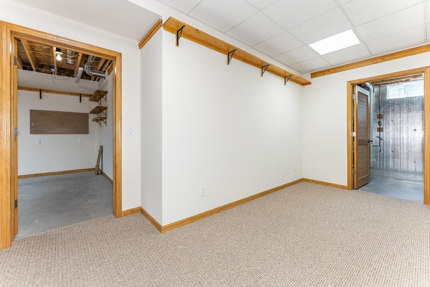 Welcome home to this 3 bedroom/3 bath home near the golf course - photo 26