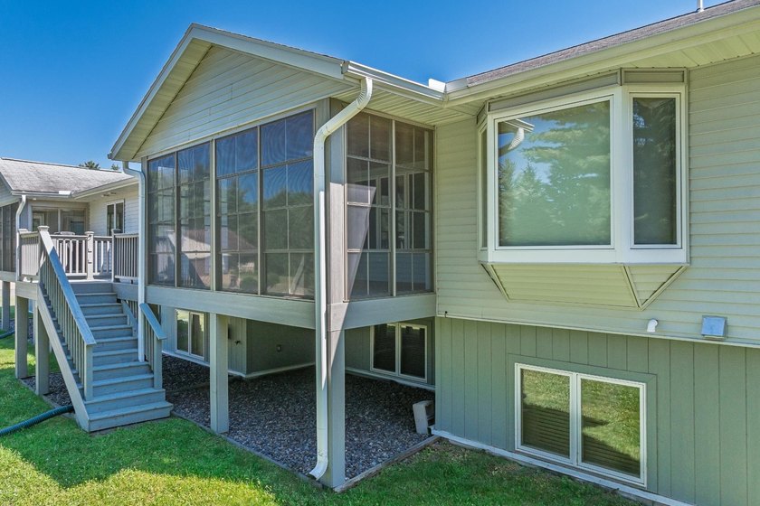 Welcome home to this 3 bedroom/3 bath home near the golf course - photo 33