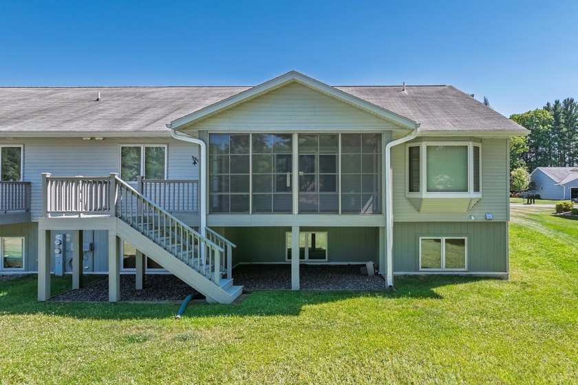 Welcome home to this 3 bedroom/3 bath home near the golf course - photo 34