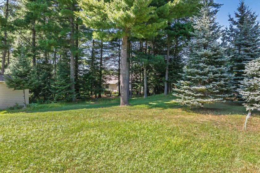 Welcome home to this 3 bedroom/3 bath home near the golf course - photo 35