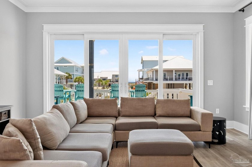 Canal-front, fully furnished 5BR/4.5BA beach home sleeps 17 and - photo 3